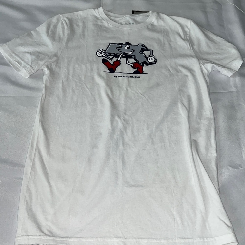 Boy’s Under Armour short sleeve tee shirt